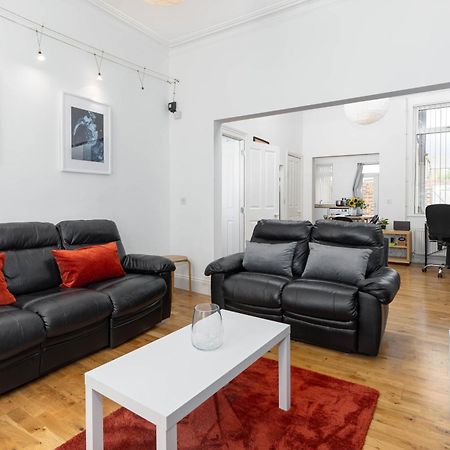 Air Host & Stay - Rockfield House - Sleeps 8 Liverpool Exterior photo