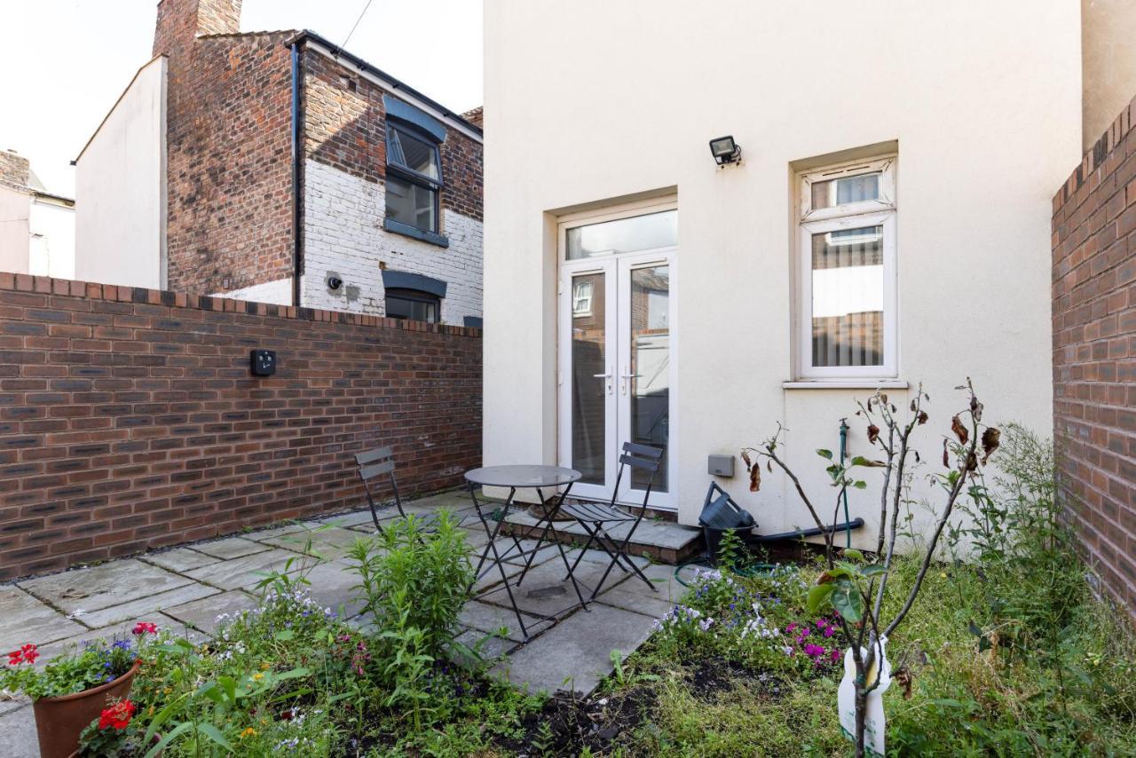 Air Host & Stay - Rockfield House - Sleeps 8 Liverpool Exterior photo