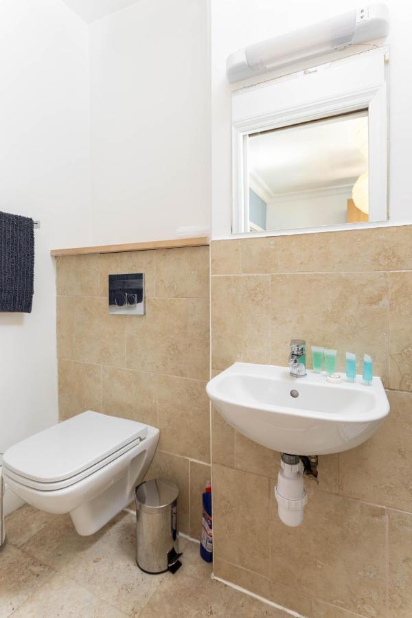 Air Host & Stay - Rockfield House - Sleeps 8 Liverpool Exterior photo