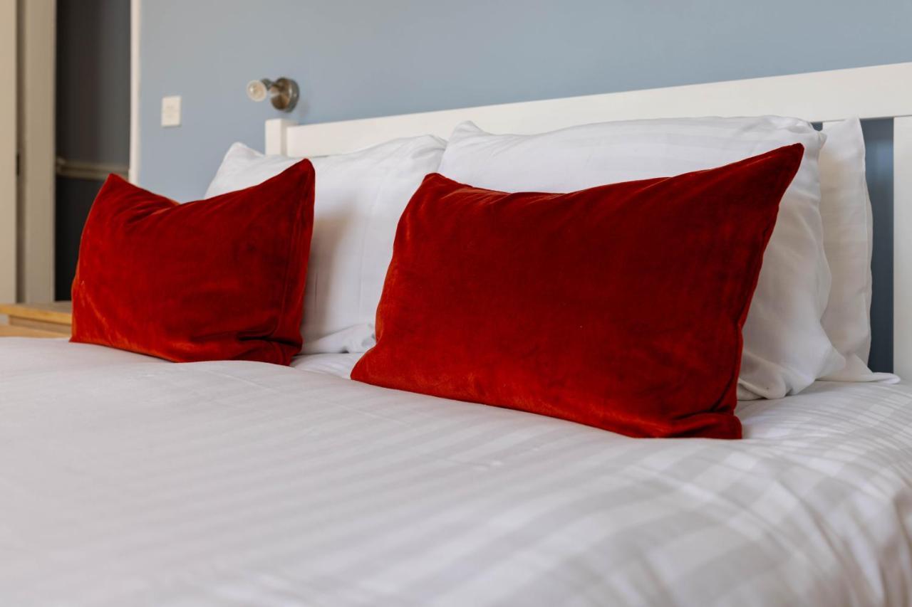 Air Host & Stay - Rockfield House - Sleeps 8 Liverpool Exterior photo